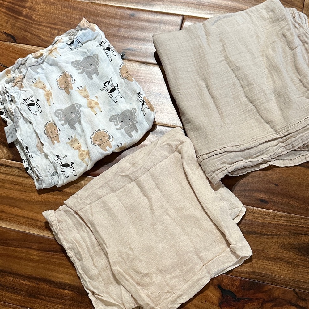 Neutral Safari Muslin Swaddle Set - Beige & White